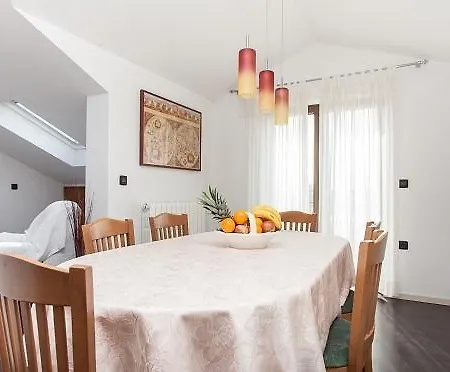 Slavica 562 Apartman *